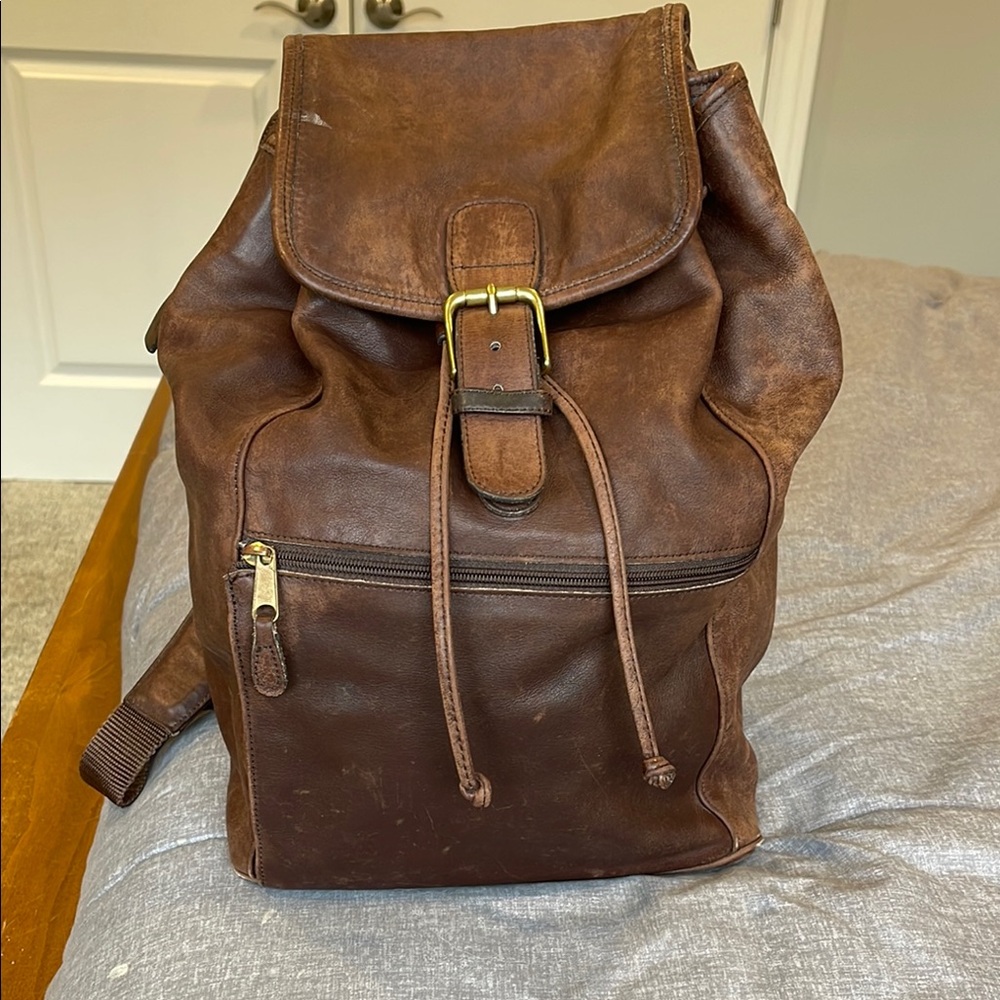 Coach vintage Brown Leather Backpack, larger size for lots of stuff